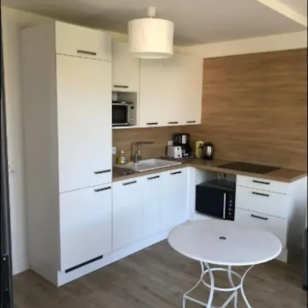 A La Fossette Apartment *