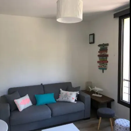 A La Fossette Apartment *